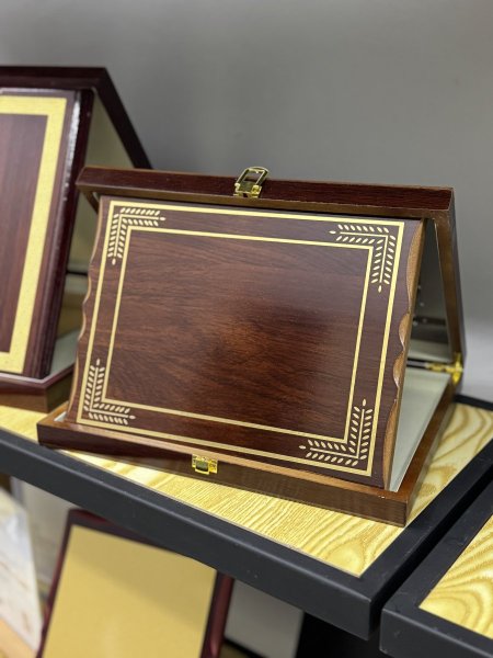 درع خشبي عرضي