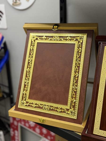 درع فخم من الجلد و الخشب