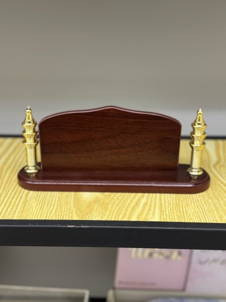 ستاند مكتب خشبي حجم وسط